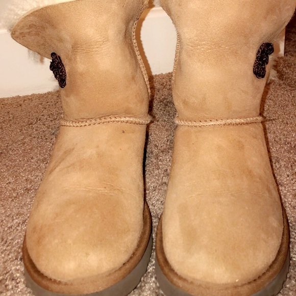 Uggs - Picture 3 of 4